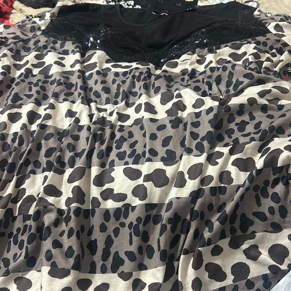 Cheetah print shirt w sequens